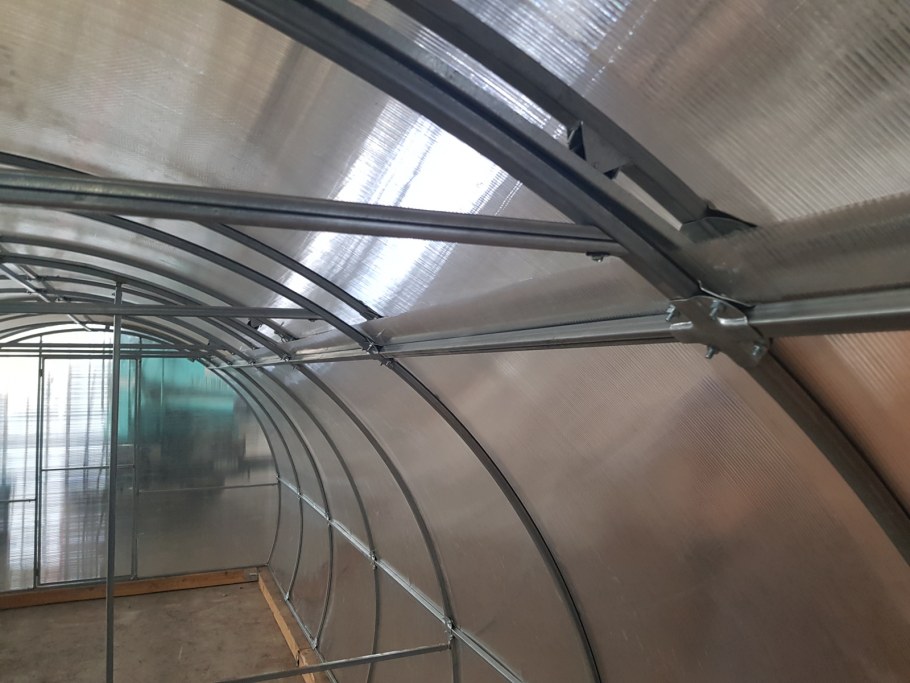 Теплица Слава МКС со сдвижной крышей