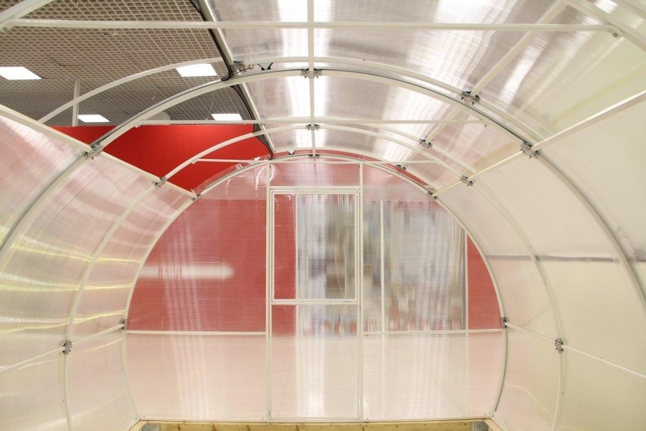 Теплица с раздвижной крышей