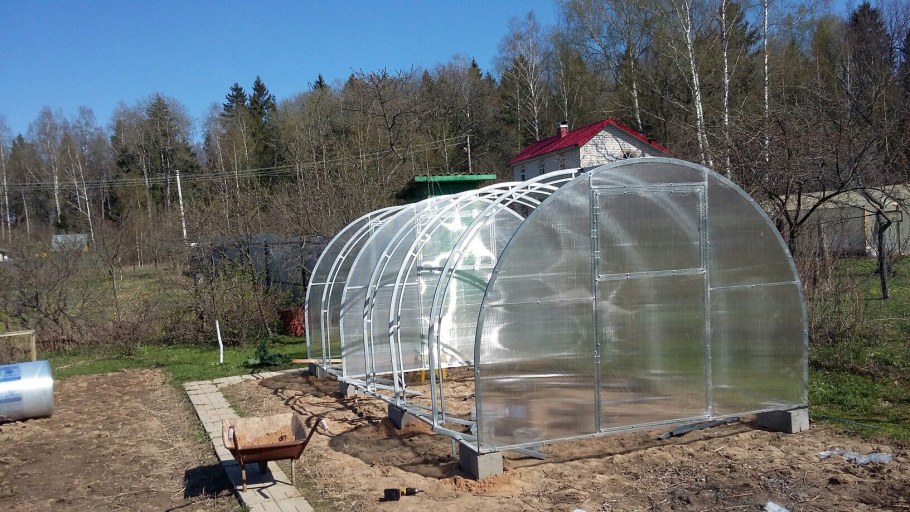 Теплицы из поликарбоната на Кирова 91