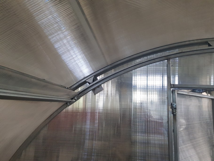 Теплица из поликарбоната 3х10