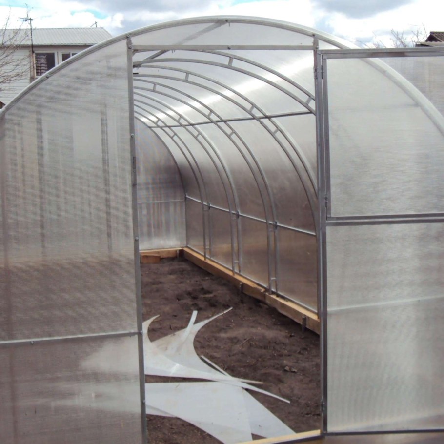 Раздвижная теплица из поликарбоната