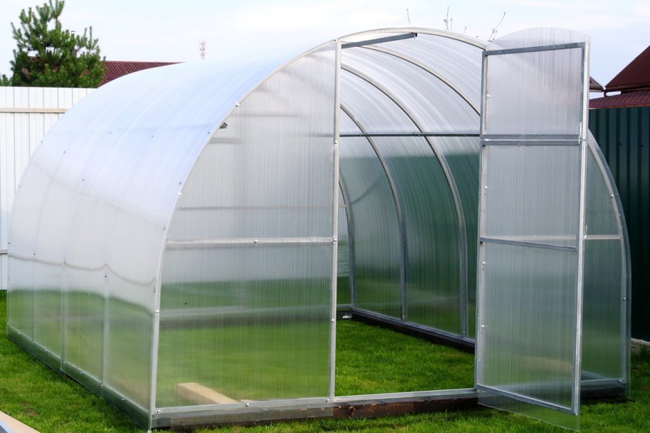 Теплица тюльпан антишторм с открывающейся крышей