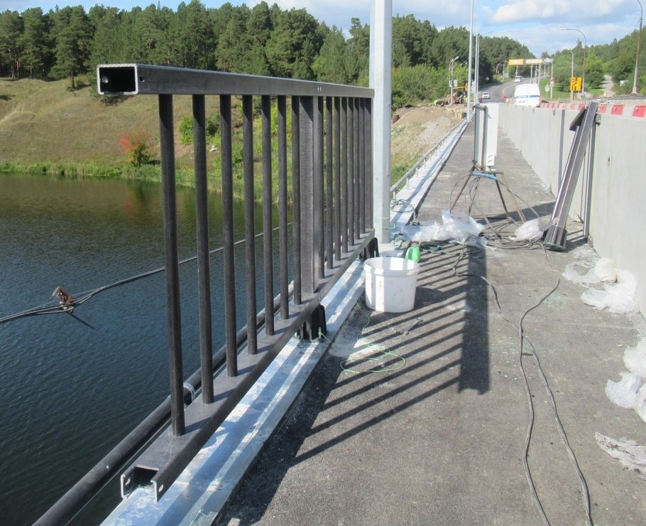 Мостовое перильное ограждение