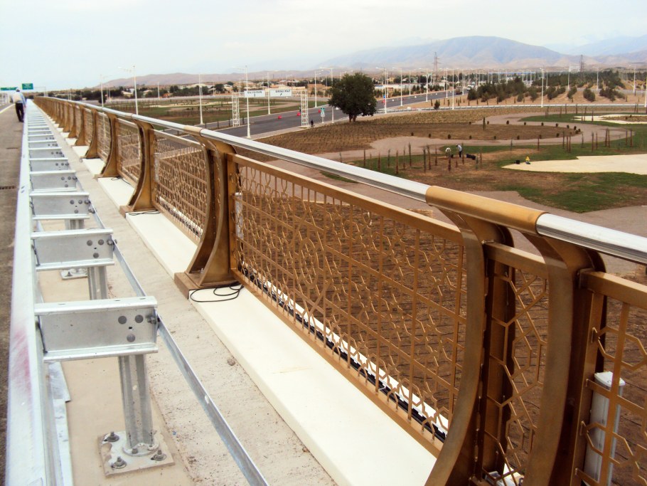 Перила моста