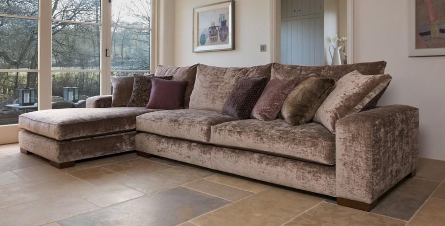 Угловой диван из велюра