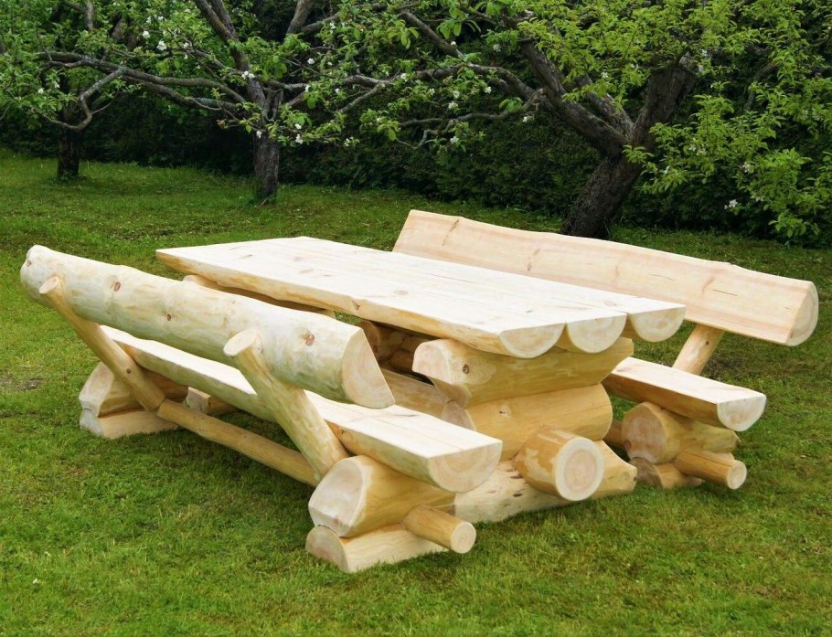 Стол из бревна