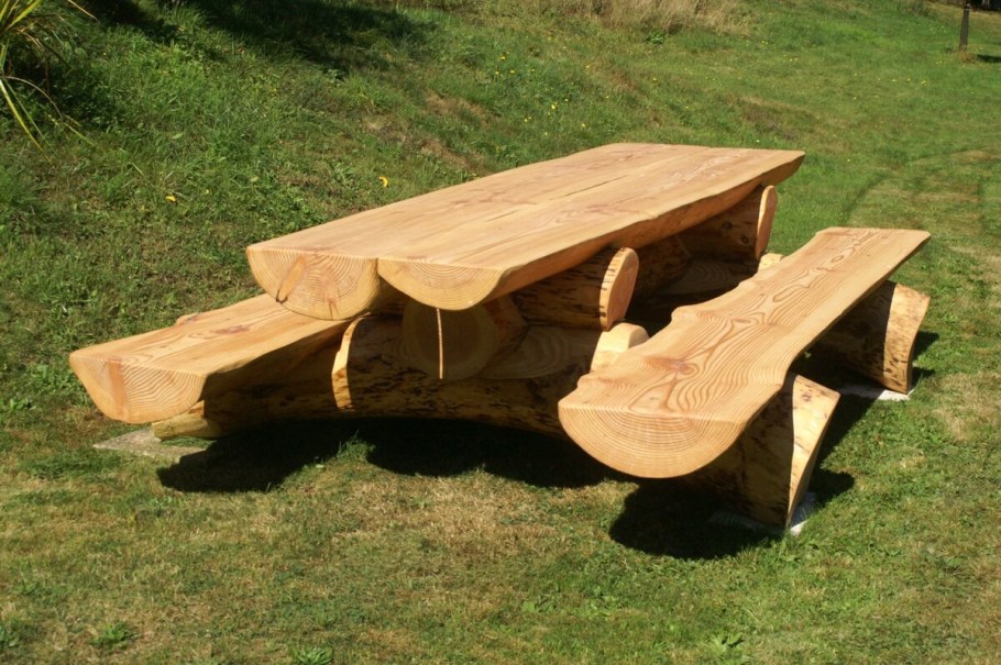 Деревянная садовая мебель. Купить мебель из бревна. Лавки, столы, кресла, садовые качели