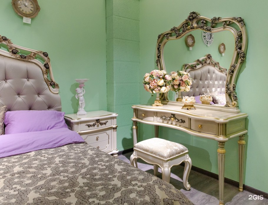 Мебель рококо в Версале