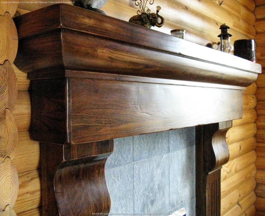 Камин с деревянной полкой