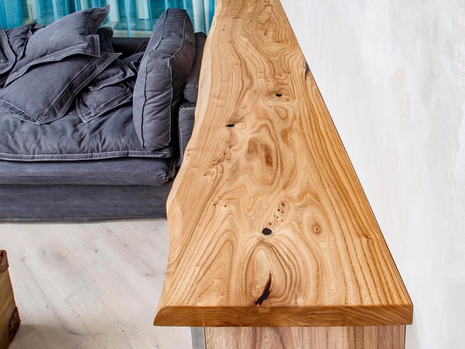 Полка из слэба карагача