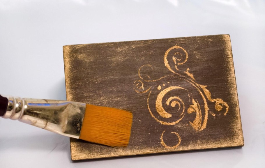 Бронзовая краска по дереву