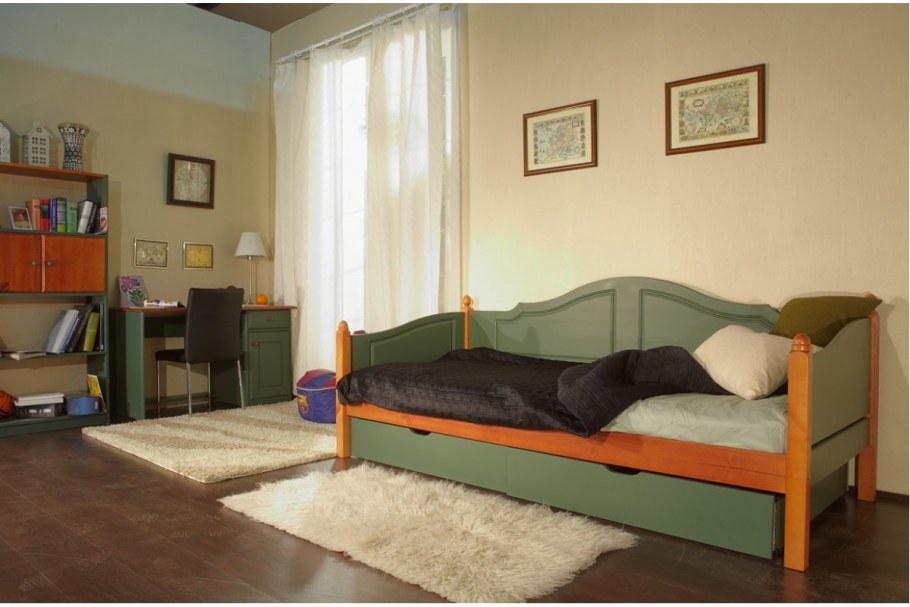 Диван в детскую комнату