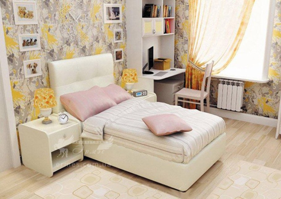 Мятный диван в интерьере