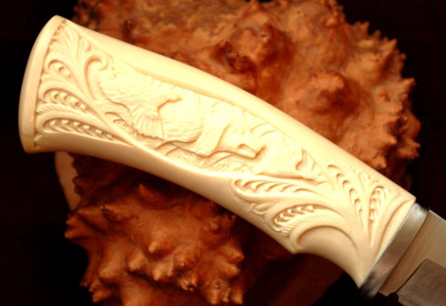 Резьба по кости Холмогорская кинжал