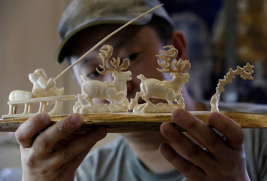 Резьба из кости мамонта Якутия