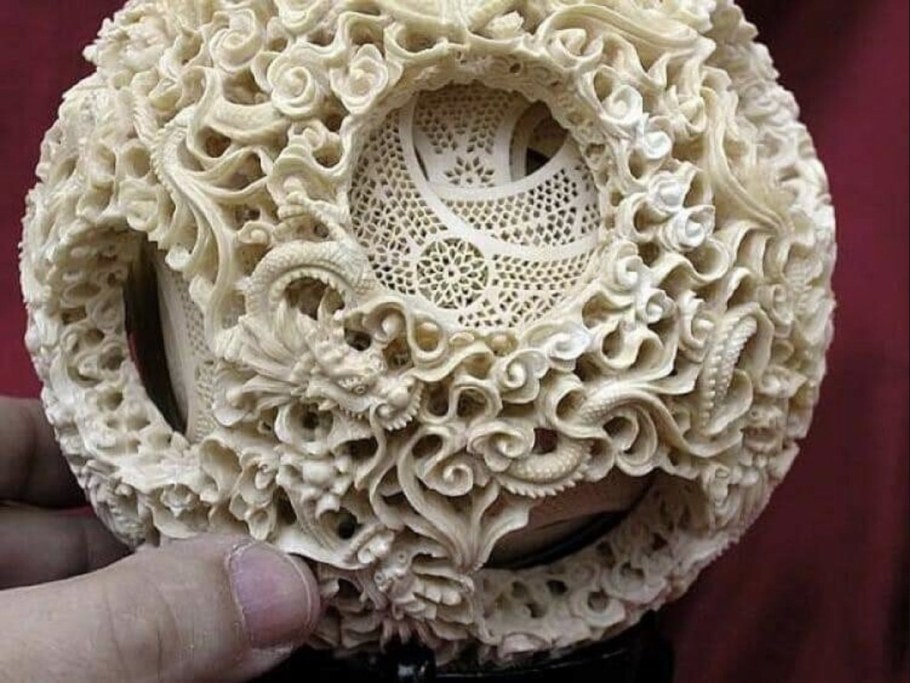 Китайская резьба по кости шар в шаре