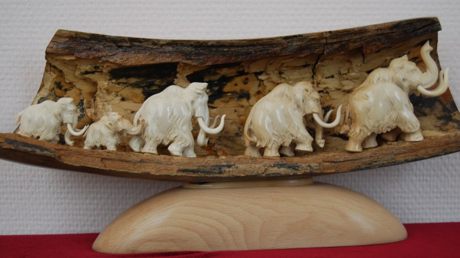 Резьба из кости мамонта Якутия