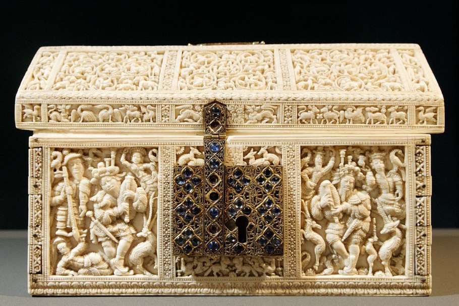 Резьба по слоновой кости Индия