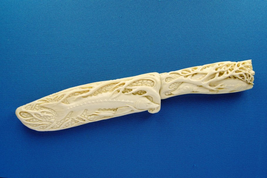 Резьба по кости Холмогорская кинжал