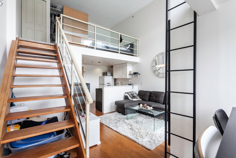 Двухэтажная комната