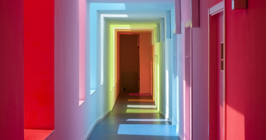 Цветная стена