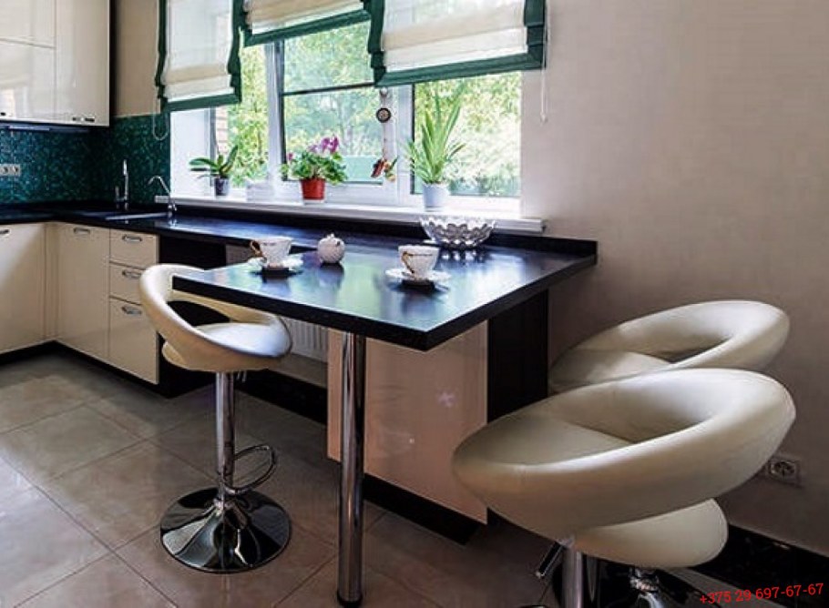 Длинная барная стойка