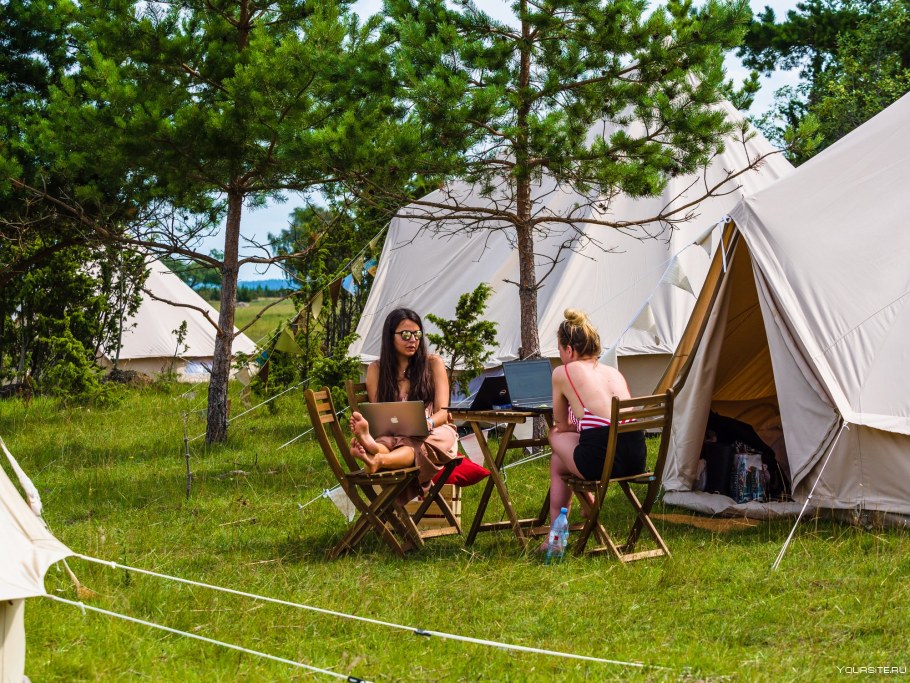 Глэмпинг шанти