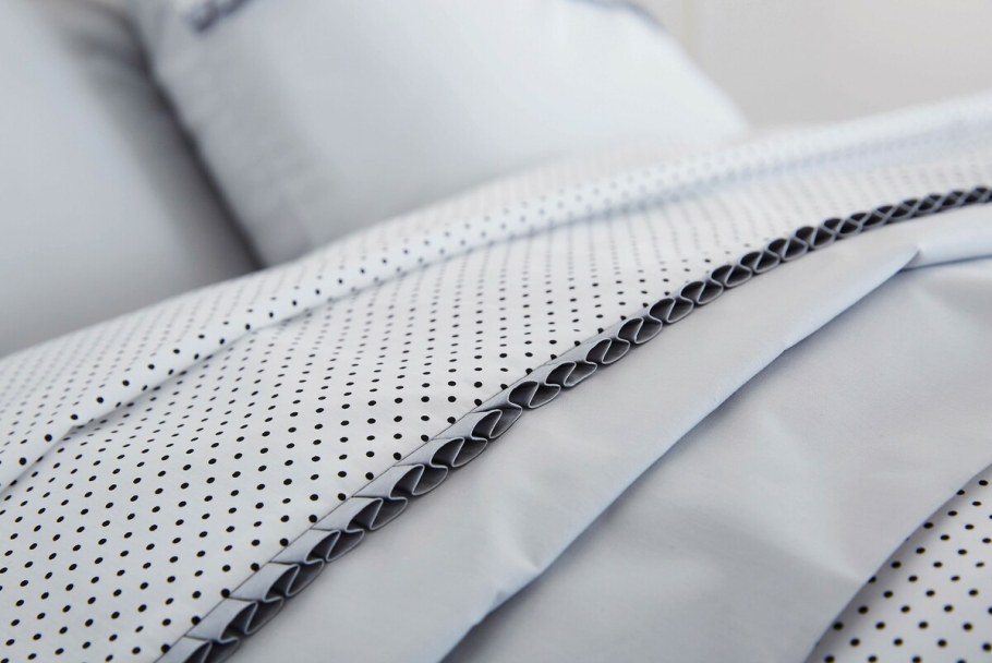 Выебал подругу пока жена спит