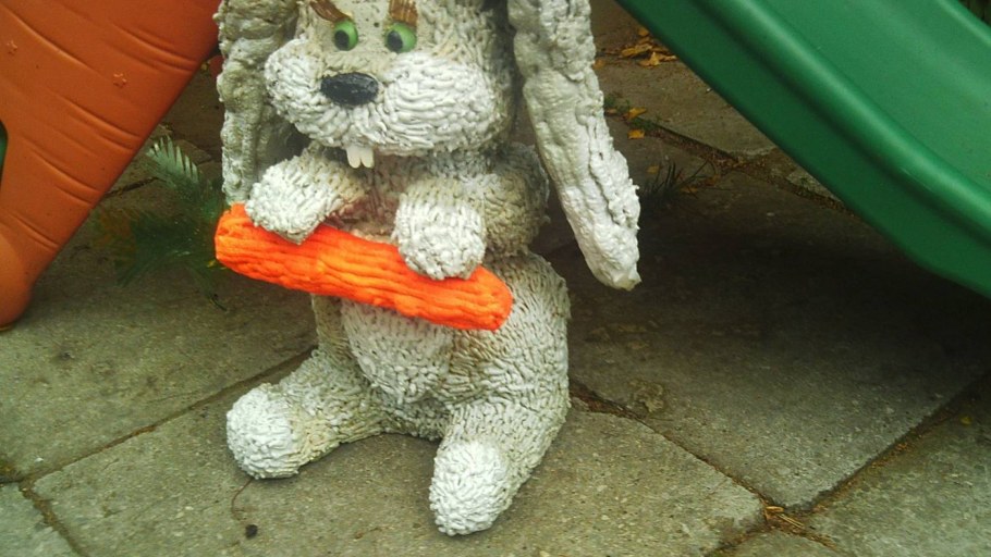 Грибы из гипса для сада