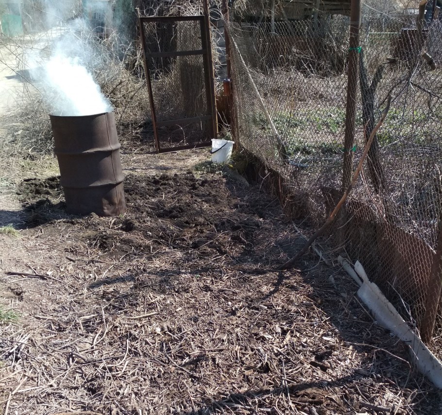Обустройство площадки для сжигания мусора на даче