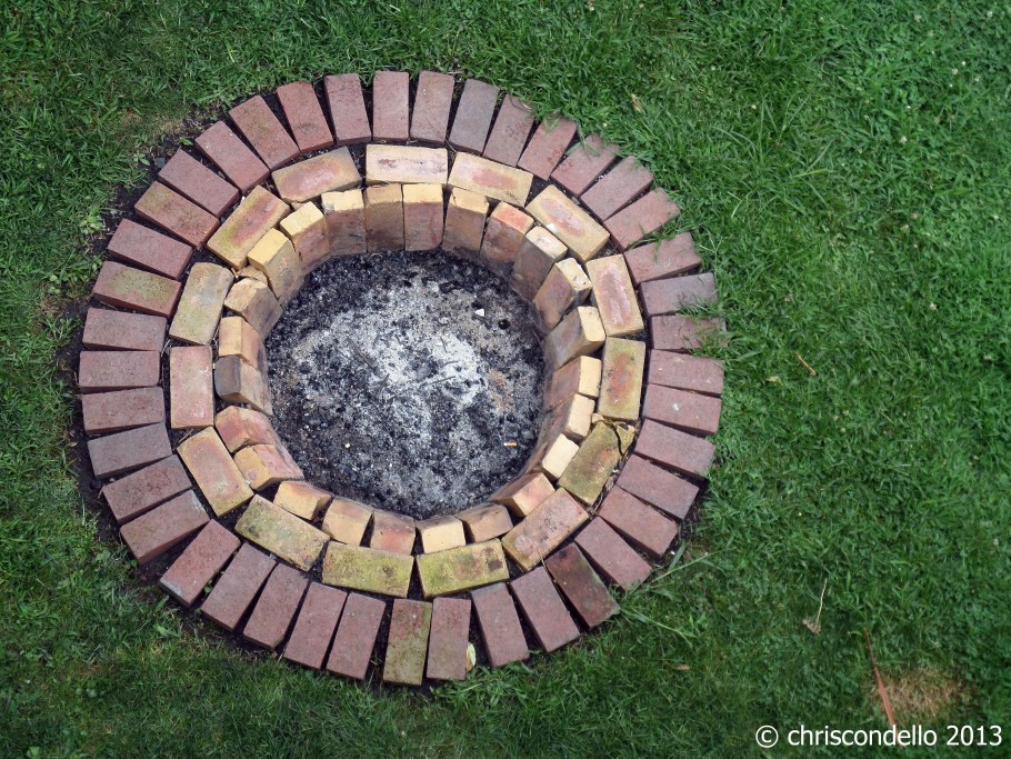 Место для костра на даче