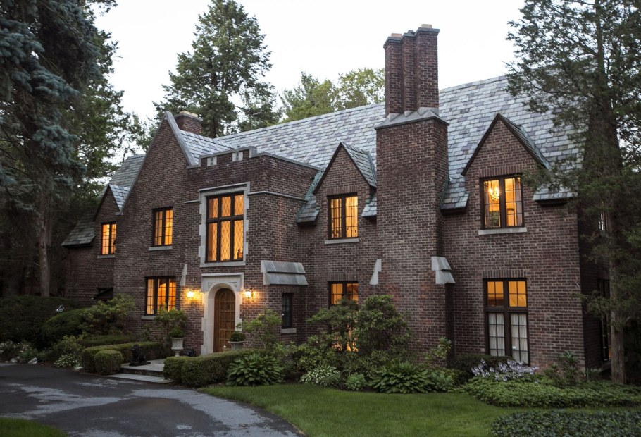 Стиль Тюдор (Tudor Revival Cottage)