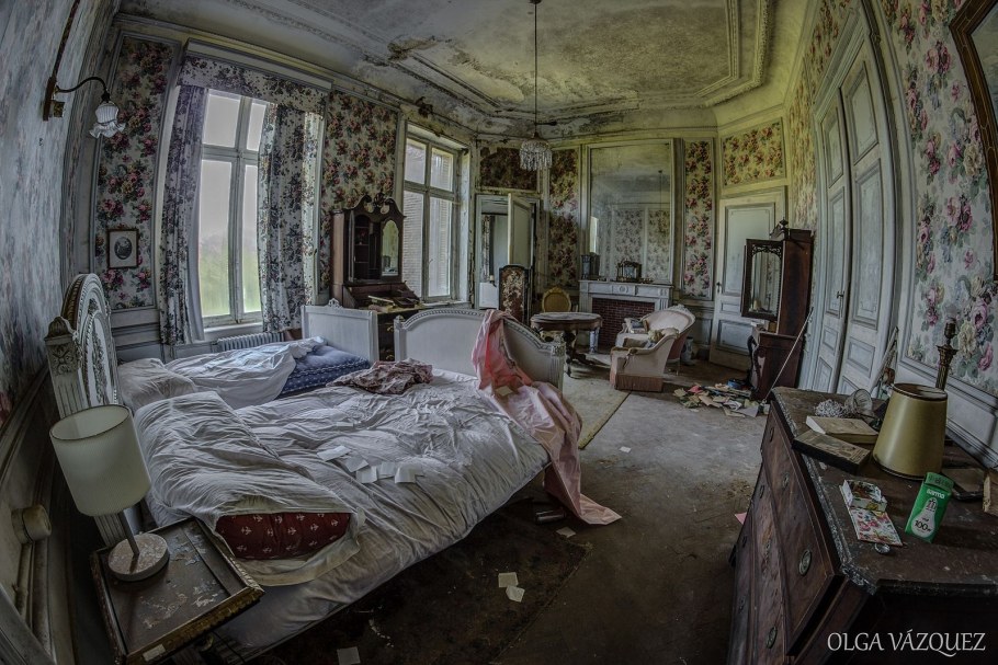 Дом с призраками внутри