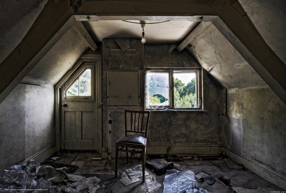 Заброшенный дом внутри