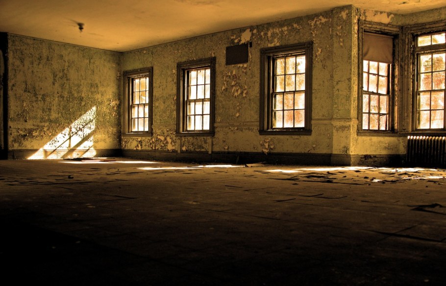 Заброшенная комната
