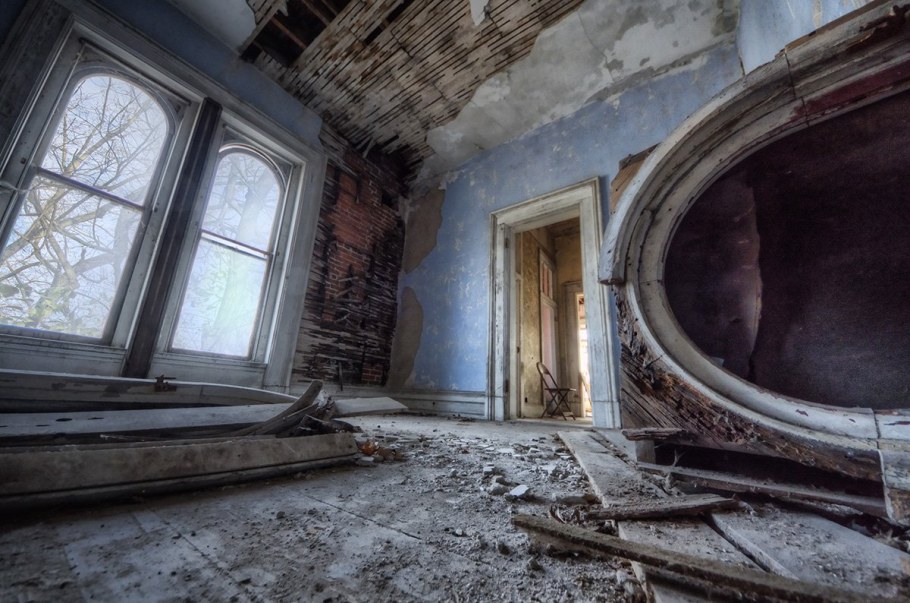 Заброшенное здание внутри