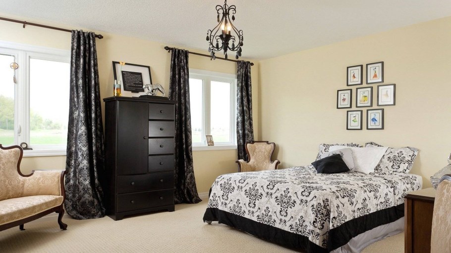 Светлые стены темная мебель