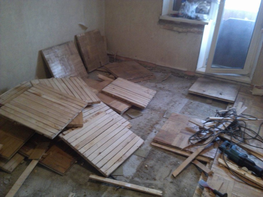 Демонтаж щитового паркета