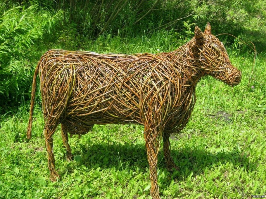 Плетеные фигуры из лозы