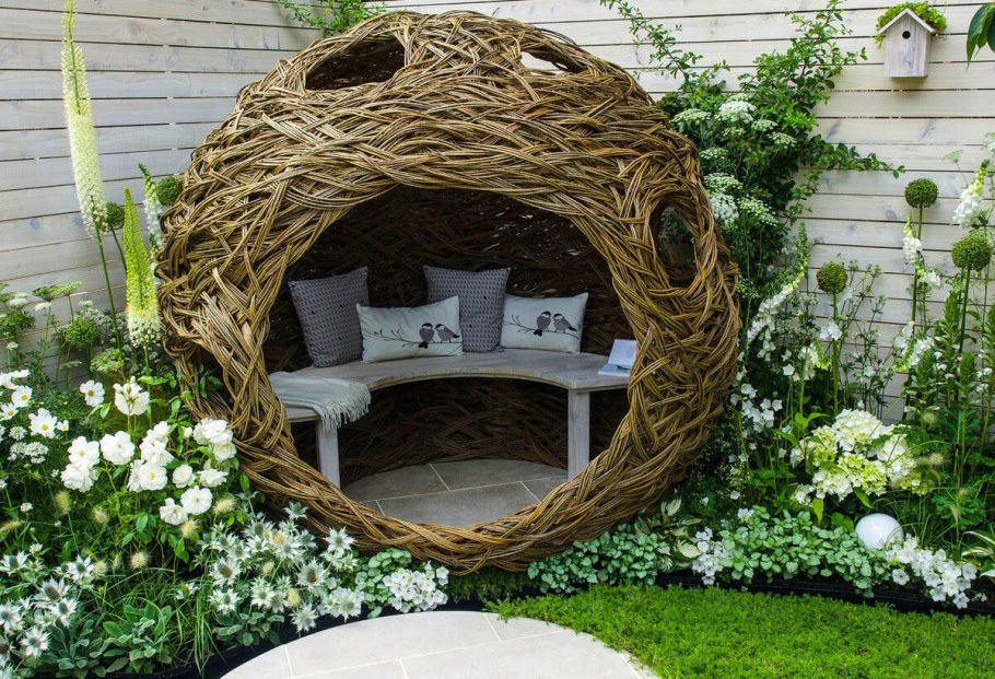 Плетеная беседка