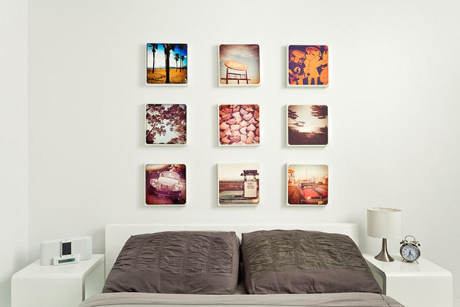 Холст на подрамнике на стене