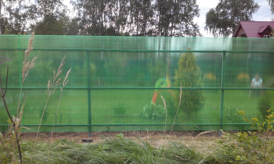 Забор из Гиттер с поликарбонатом