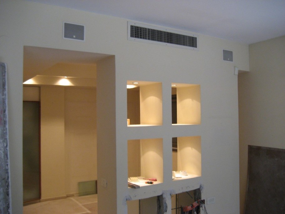 Перегородка между кухней и гостиной