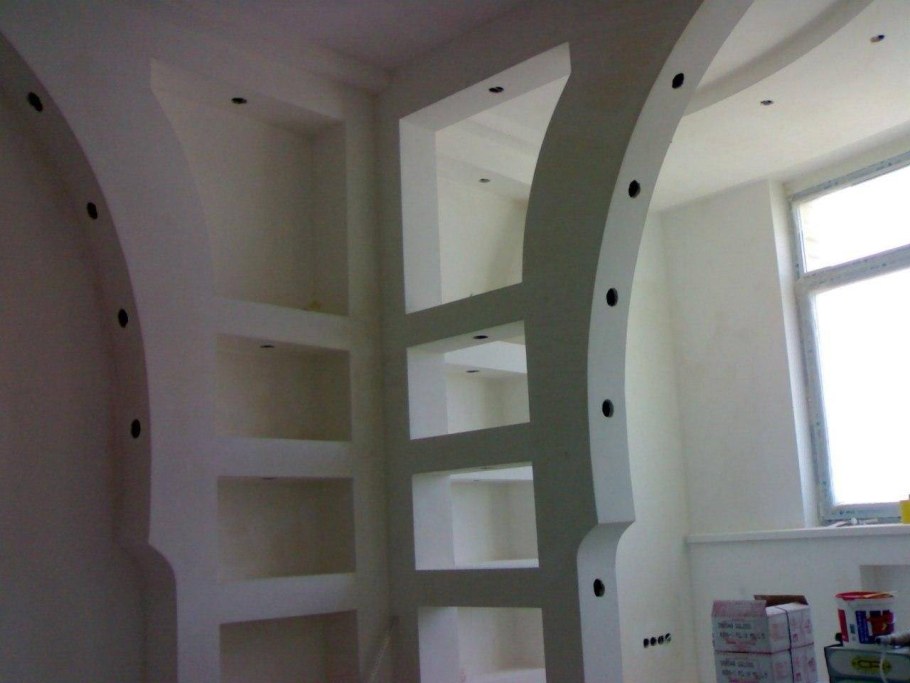 Перегородка между прихожей и комнатой