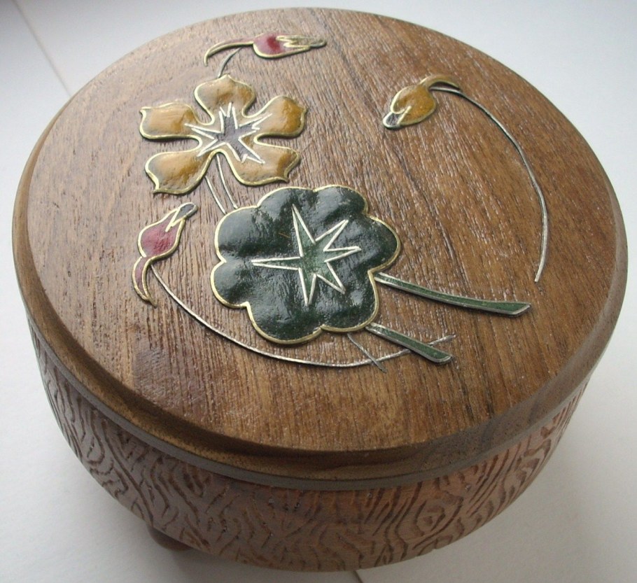 Мозаика с металлическим контуром