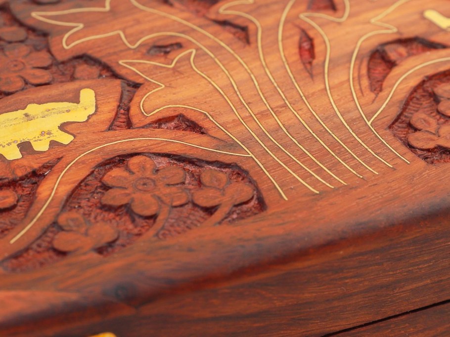 Инкрустация по дереву