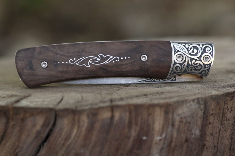 Всечка проволоки в рукоять ножа