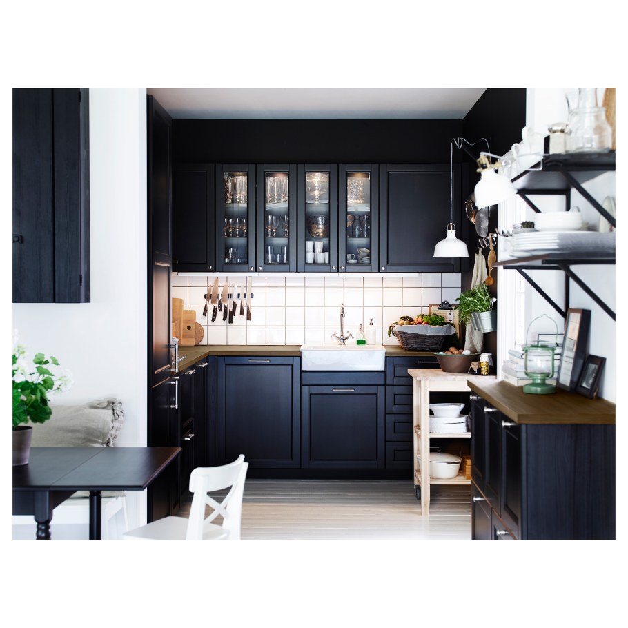 Кухня икеа с высокими шкафами