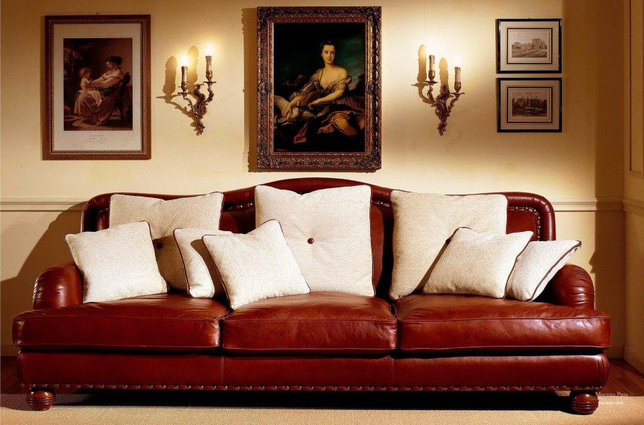 Красивый диван в интерьере