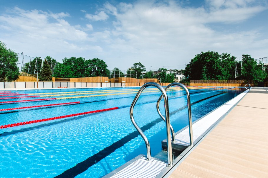 Открытый плавательный бассейн Лужники